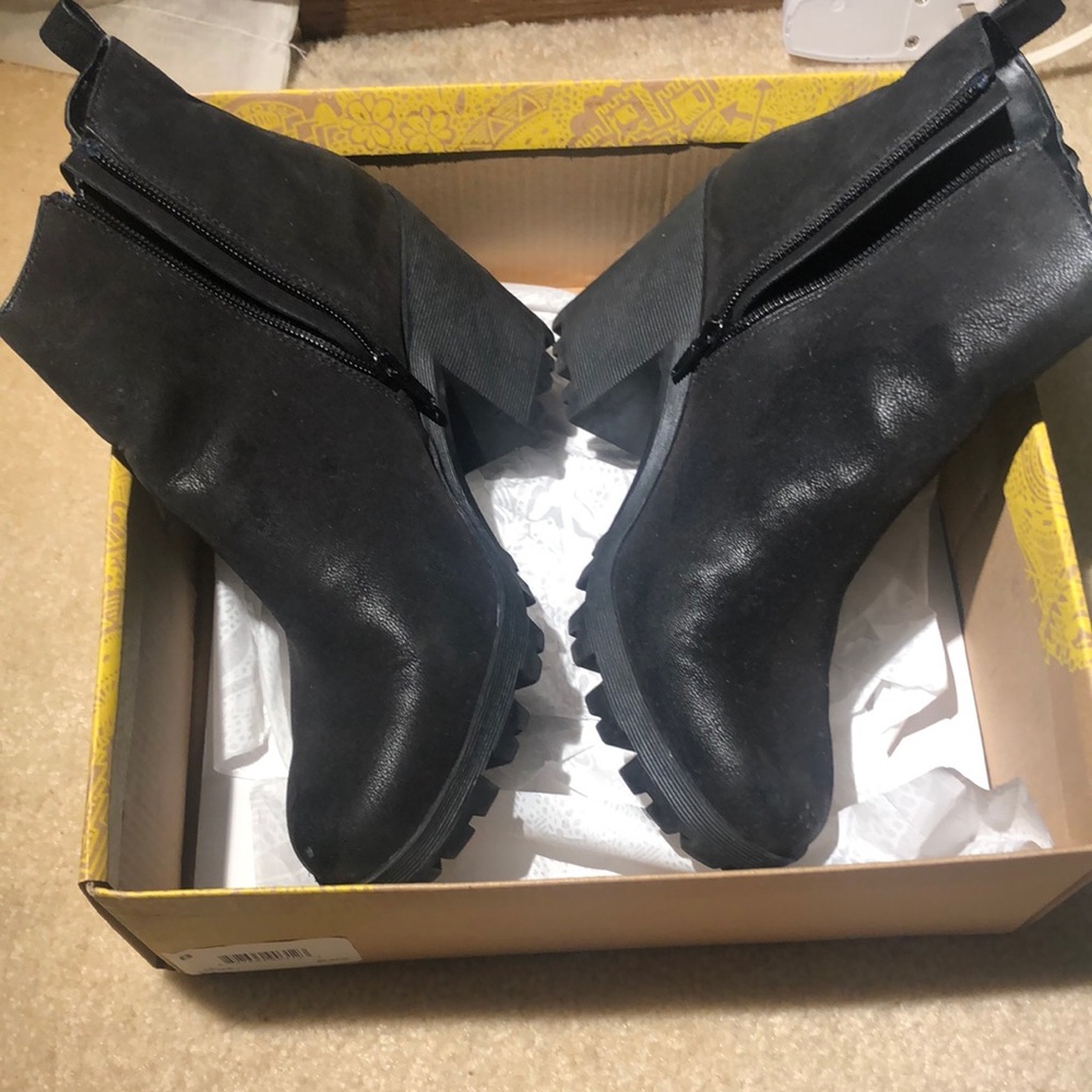 Mix 6 heel boots